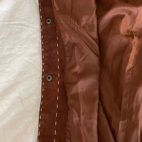 Vintage Wilson Leather trench style coat. Chestnut suede w contrast stiching - Picture 6 of 8